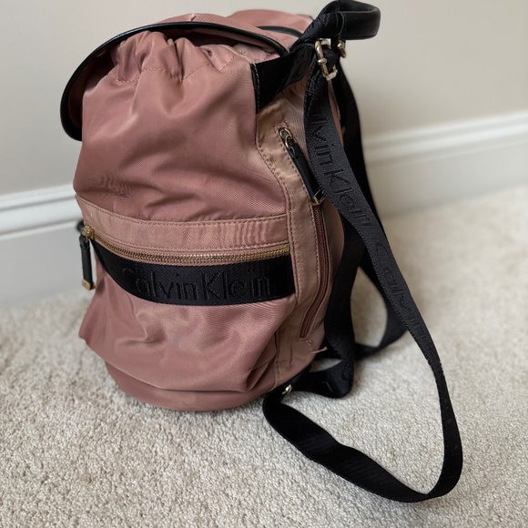 Calvin Klein Backpack for Your Everyday Needs. Lightness and Style - Picture 6 of 13